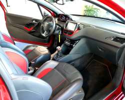 Peugeot 208 GTI 1.6 THP 200 5 Peugeot 208 GTI 1.6 THP 200 5