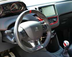 Peugeot 208 GTI 1.6 THP 200cv 9