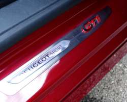 Peugeot 308 GTi 1.6 THP 270cv 5 Peugeot 308 GTi 1.6 THP 270cv 5