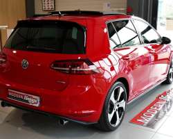 Volkswagen Golf VII GTI Performance 2.0 TSI 230 13