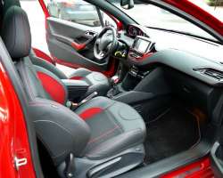 Peugeot 208 GTI 1.6 THP 200cv 8