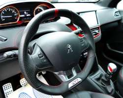 Peugeot 208 GTI 1.6 THP 200cv 12