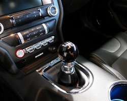 Ford Mustang GT Fastback 5.0 V8 421cv 8