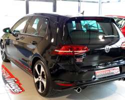 Volkswagen Golf VII GTI DSG Performance 230cv 13