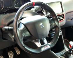 Peugeot 208 GTi 1.6 THP 200 9