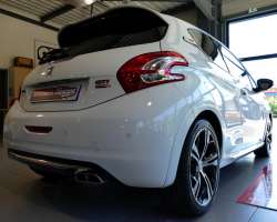 Peugeot 208 GTi 1.6 THP 200 18