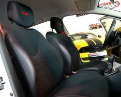 Renault Clio 4 RS Trophy 220 EDC 5