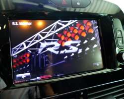 Renault Clio 4 RS Trophy 220 EDC 9