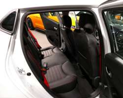 Renault Clio 4 RS Trophy 220 EDC 4