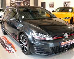 Volkswagen Golf VII GTI Performance 230cv DSG 17