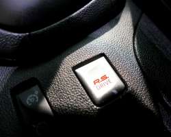 Renault Clio 4 RS18 Trophy 220 EDC 10