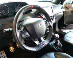 Peugeot 208 GTi 1.6 THP 200cv 6