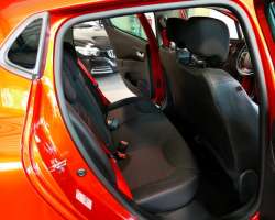 Renault Clio 4 RS Trophy 220 EDC 4 Renault Clio 4 RS Trophy 220 EDC 4