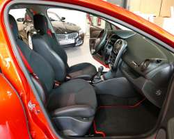 Renault Clio 4 RS Trophy 220 EDC 5 Renault Clio 4 RS Trophy 220 EDC 5
