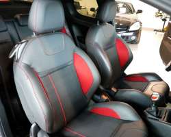 Peugeot 208 GTi 1.6 THP 200cv 5 Peugeot 208 GTi 1.6 THP 200cv 5