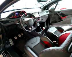 Peugeot 208 GTi 1.6 THP 200cv 17