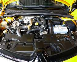 Renault Clio 4 RS Trophy 220 EDC 13