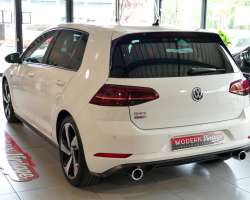 Volkswagen Golf VII GTI 230cv Facelift 12