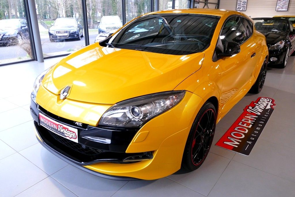 Renault Megane 3 RS Trophy 265cv Véhicule Modern