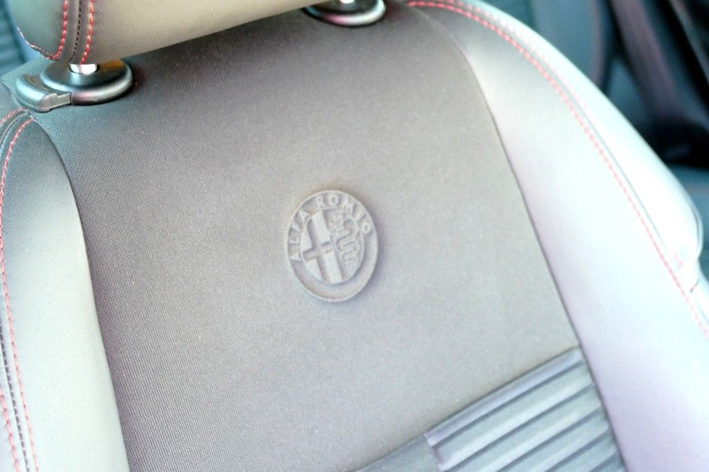 Alfa Rom 233 O Giulietta 1 4 Tjet 120 S S Distinctive