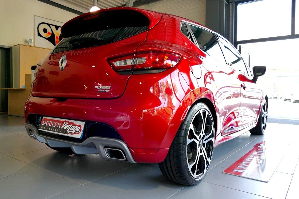 Renault Clio 4 RS Trophy 220 EDC Véhicule Modern Vintage