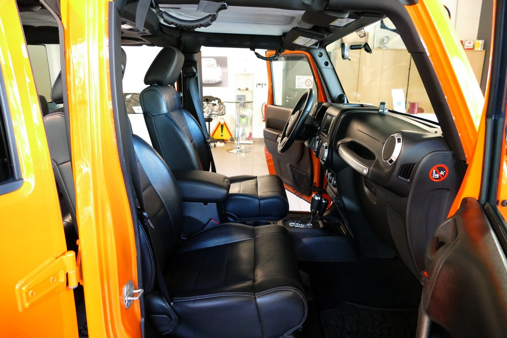 Jeep Wrangler 2.8 CRD Unlimited 200cv Sahara Orange Crush!